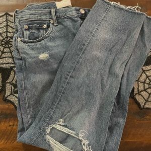 Everlane Cheeky Jean Distressed Size 29